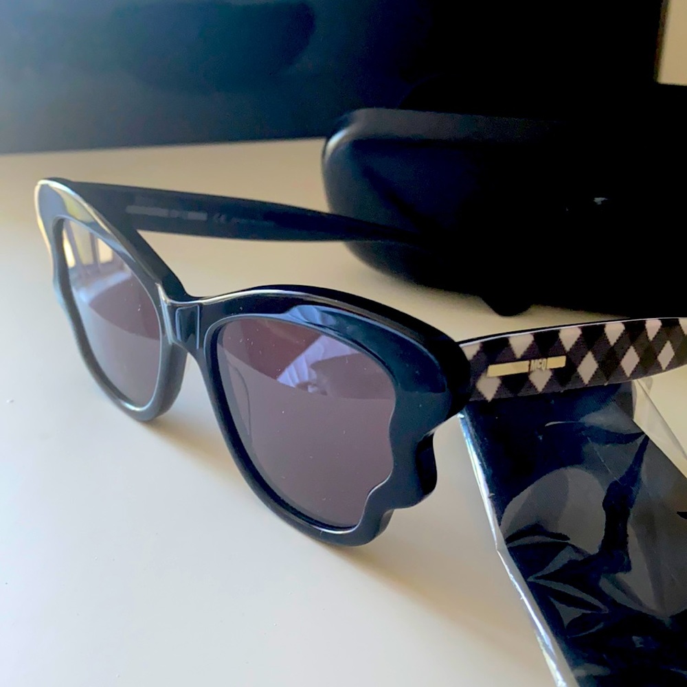 Alexander McQueen cat eye sunglasses